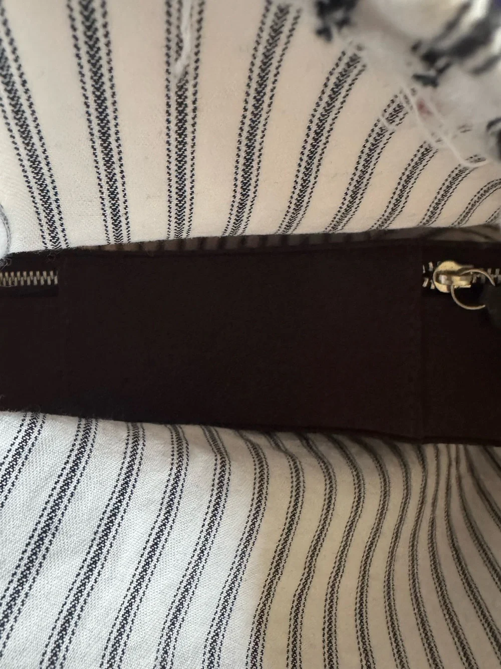Anya Hindmarch 💯% Authentic Vintage make-up/toiletries case w/dust bag RARE find